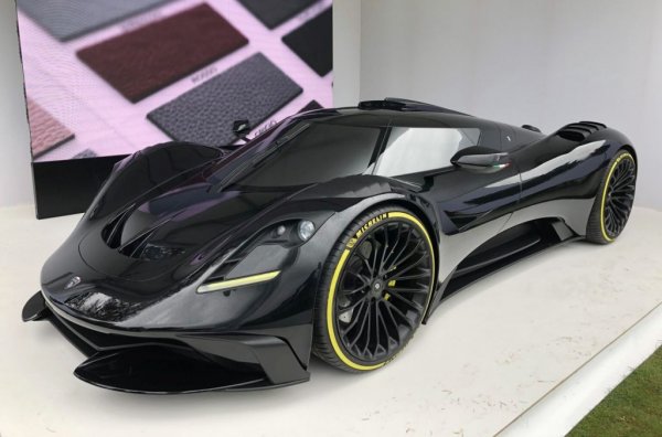 Ако не сте чували още името Ares, не е зле да го запомните: това е италиански производител на каросерии, но също и на суперавтомобили като изложения тук Ares Design S1 Project. Атмосферният V8 произвежда 715 конски сили без каквито и да било хибридни измишльотини. Цената ще е около 600 000 евро
